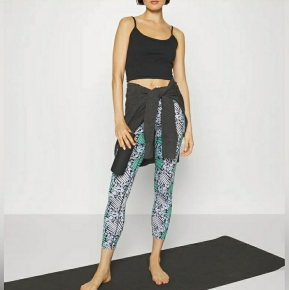 FREE PEOPLE Movement Daisy Check Print Lose Control Legging - Picture 3 of 5